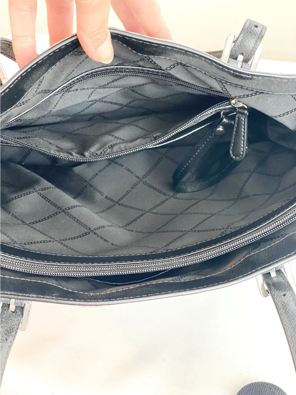 Authentic Michael Kors Jet Set Large Signature Logo Tote Travel Work Bag